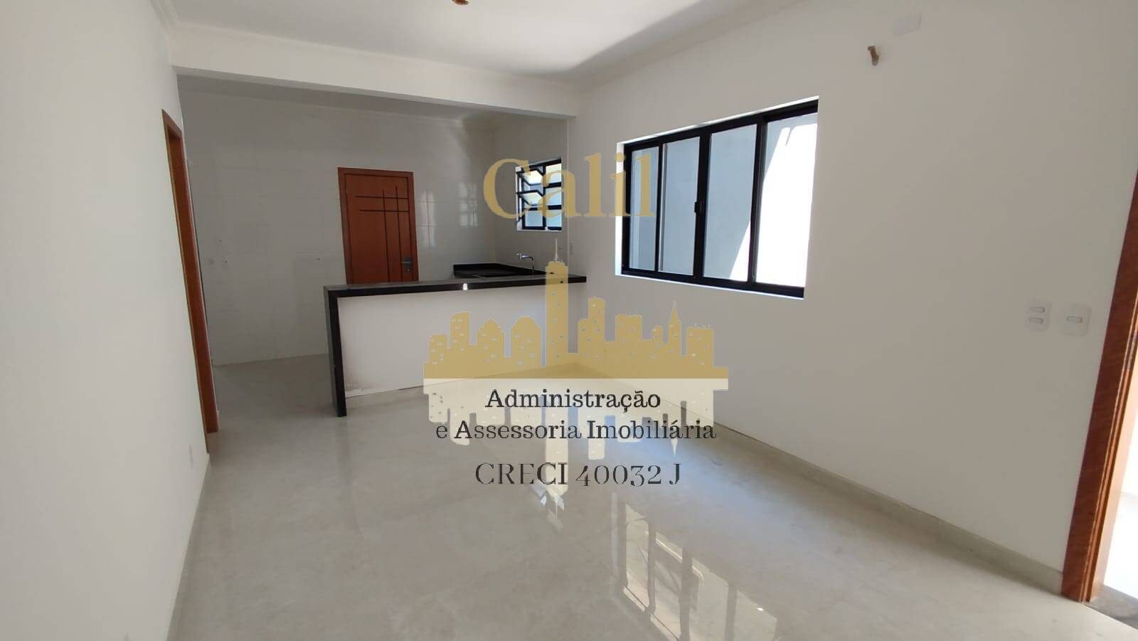 Casa à venda com 3 quartos, 100m² - Foto 4