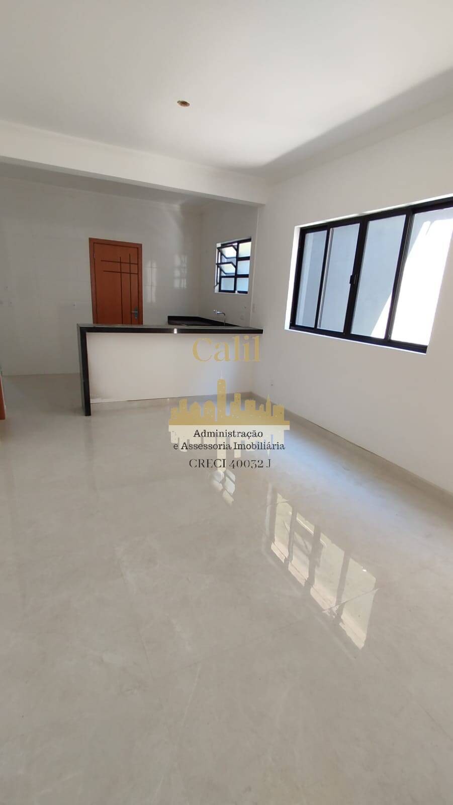 Casa à venda com 3 quartos, 100m² - Foto 1